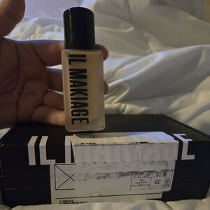 Il makiage 045 box never opened